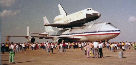 Shuttle_Enterprise_at_Ellington_Airfield_1978_4